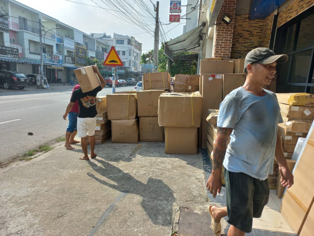 Dịch vụ chuyển văn phòng uy tín nhất TPHCM – Hotline 0938.24.25.28 Dịch vụ chuyển văn phòng uy tín nhất TPHCM – Hotline 0938.24.25.28